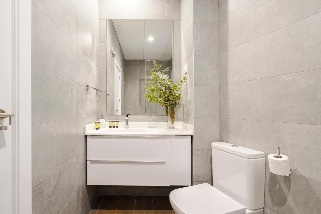 Feelathome Castilla Apartments Madrid Eksteriør bilde